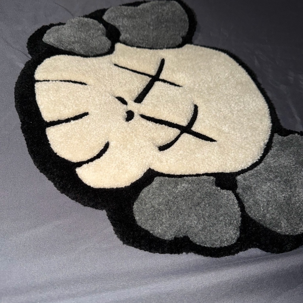 HANDMADE KAWS ART RUG
(18in x 12in) - Picture 2 of 4